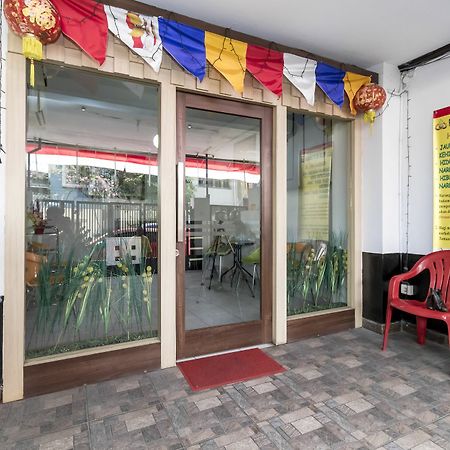 Hotel Reddoorz Near Gajah Mada Plaza 2 Giacarta Esterno foto