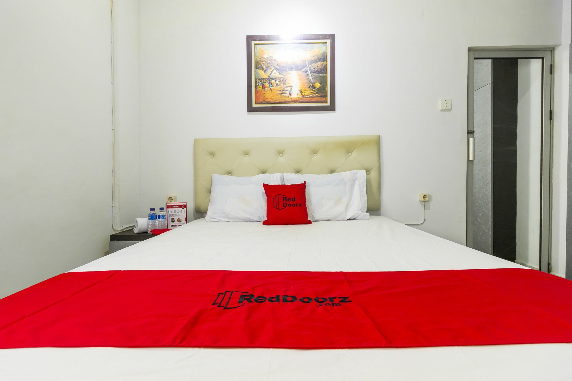Hotel Reddoorz Near Gajah Mada Plaza 2 Giacarta Esterno foto